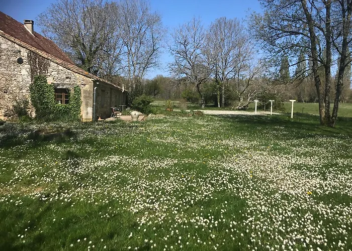 Dom wakacyjny Bergerie With Large Swimming Pool